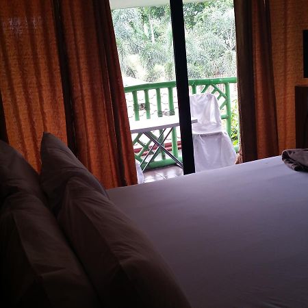 Hotel Casa De Miguelitos à Tagaytay City Extérieur photo