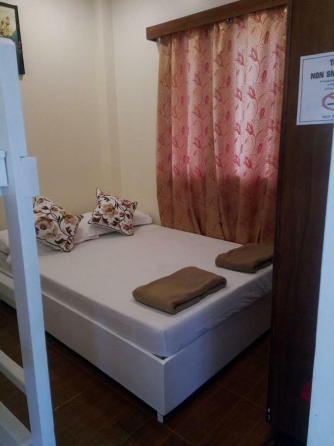 Hotel Casa De Miguelitos à Tagaytay City Extérieur photo