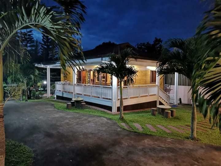 Hotel Casa De Miguelitos à Tagaytay City Extérieur photo